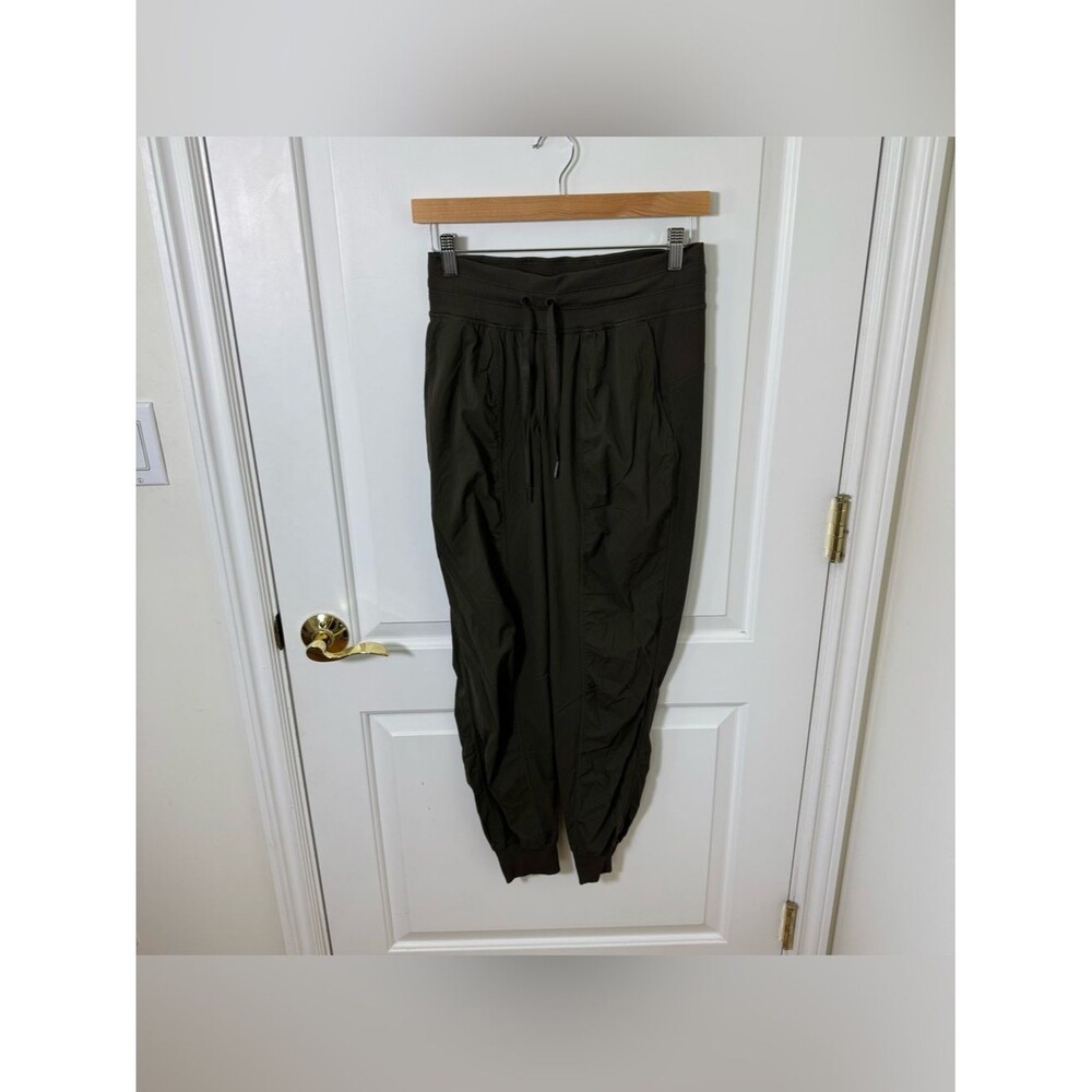 Lululemon Dance Studio Jogger *29"
Dark Olive